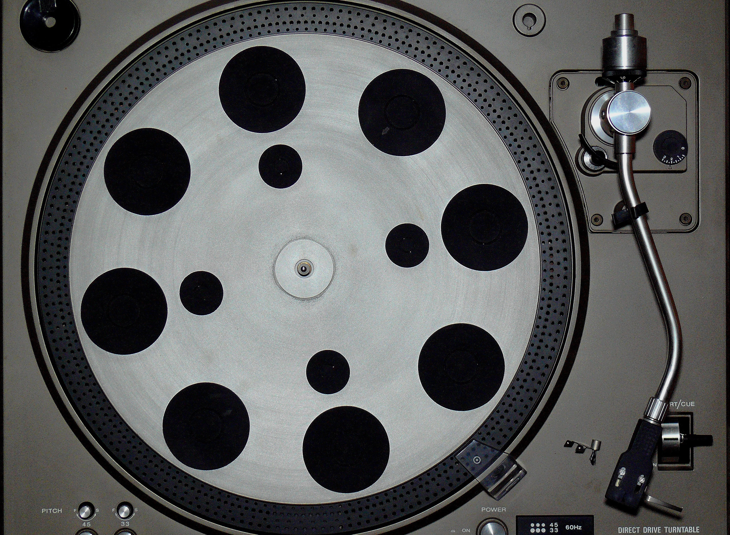 Vinyl 101: Should I Use a Slipmat on My Turntable?